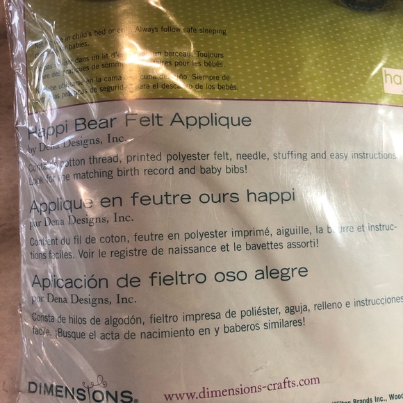 Dimensions Happi Bear felt applique car shaped pillow DIY kit - Picture 7 of 7